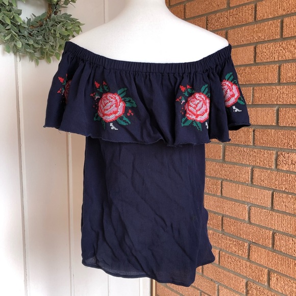 SOLD Umgee Embroidered Off the Shoulder Top - Picture 2 of 7